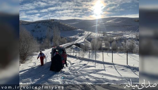 نجات مادر باردار طی عملیات ۶ساعته برفی در بخش کندوان شهرستان میانه